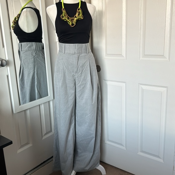 NEW LISTING! Banana Republic Factory grey wide leg pants - Picture 3 of 9